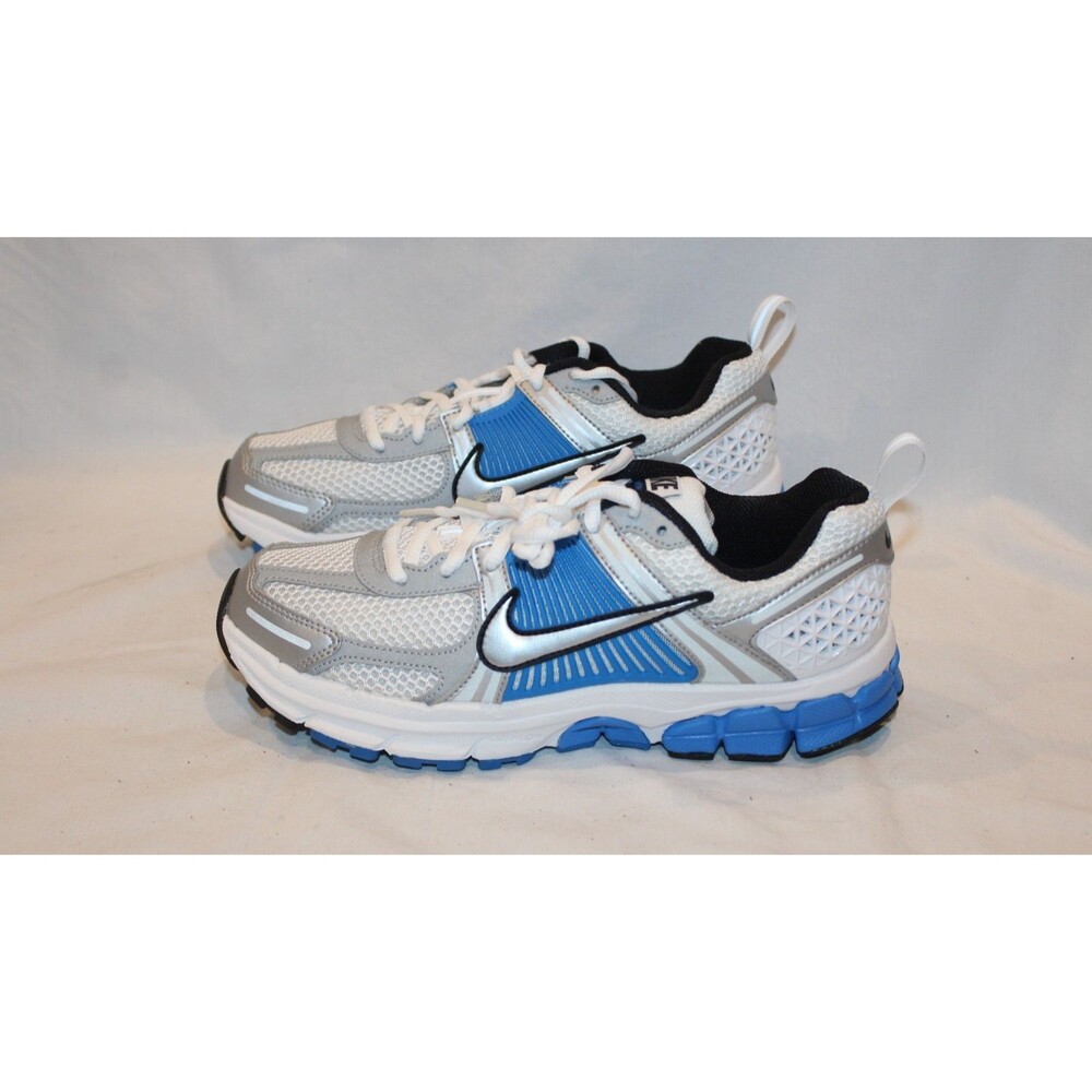 Nike Women's Air Zoom‎ Vomero 5 WHITE METALLIC SILVER BLUE YOUTH T WOMEN 7.5